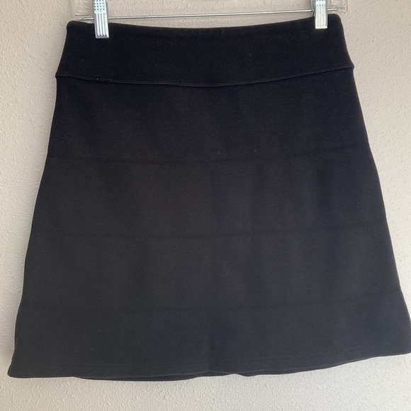 Athleta casual A-line black skirt Size XS - Picture 3 of 7